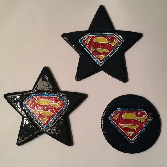 Handcrafted Superman Refrigerator Magnets set of 3 - Picture 3 of 3